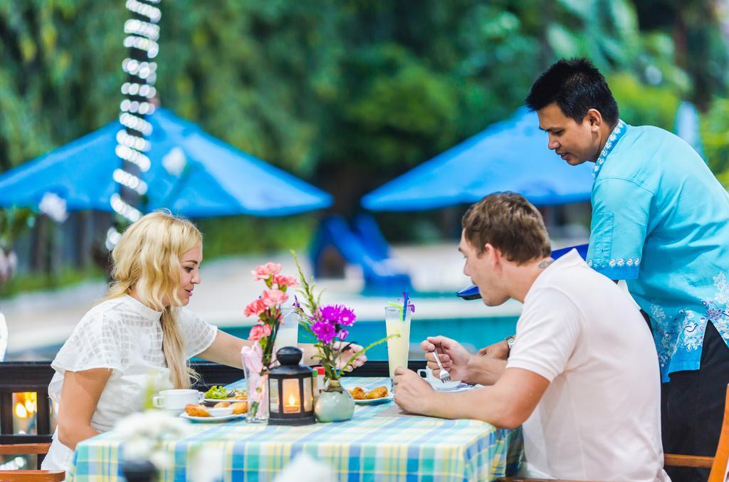 Karon Whale Resort Phuket Exterior foto